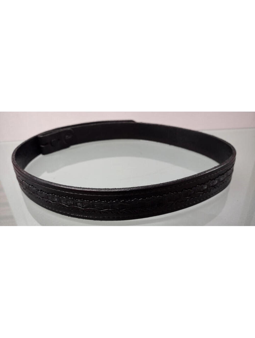 Vintage Sturdy Tooled Leather Black Belt 29 NO BUCKLE MACHINE TOOLED FOR SKINNY
